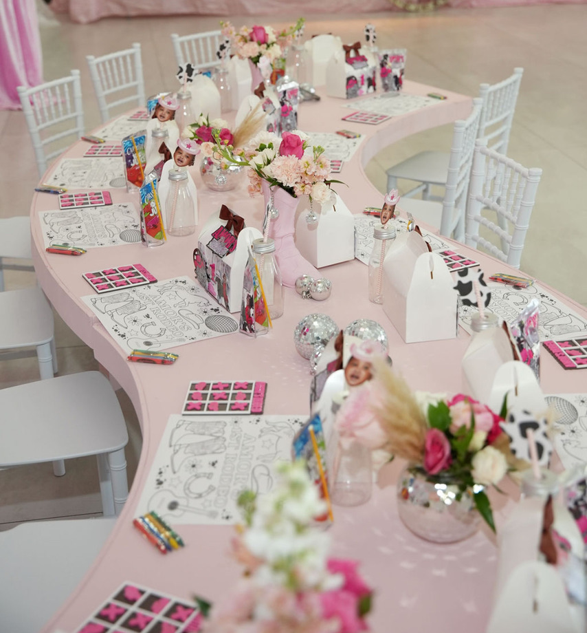 Kids party favor table