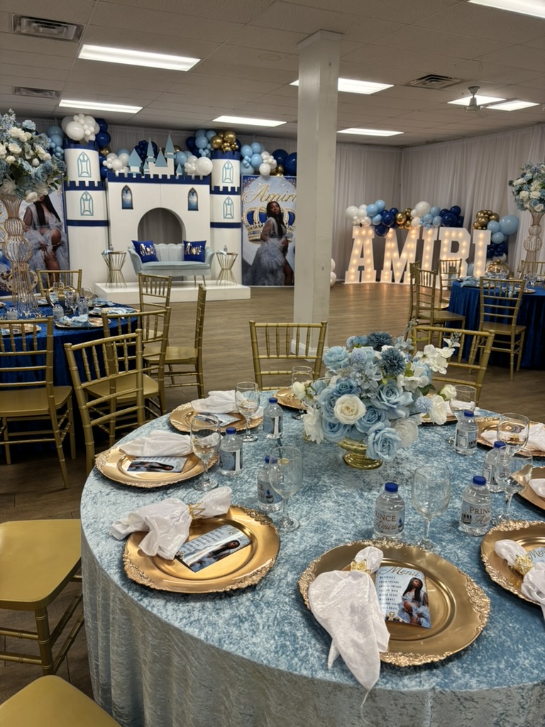 Royal-themed birthday decor