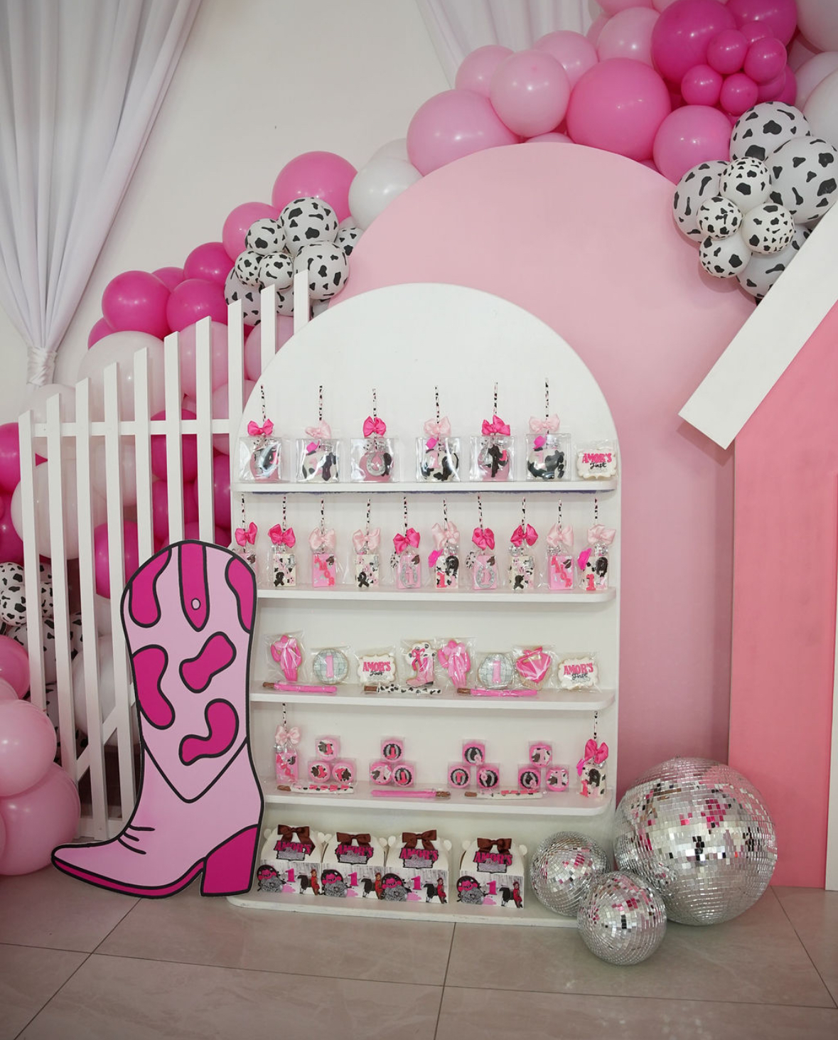Themed party favor display