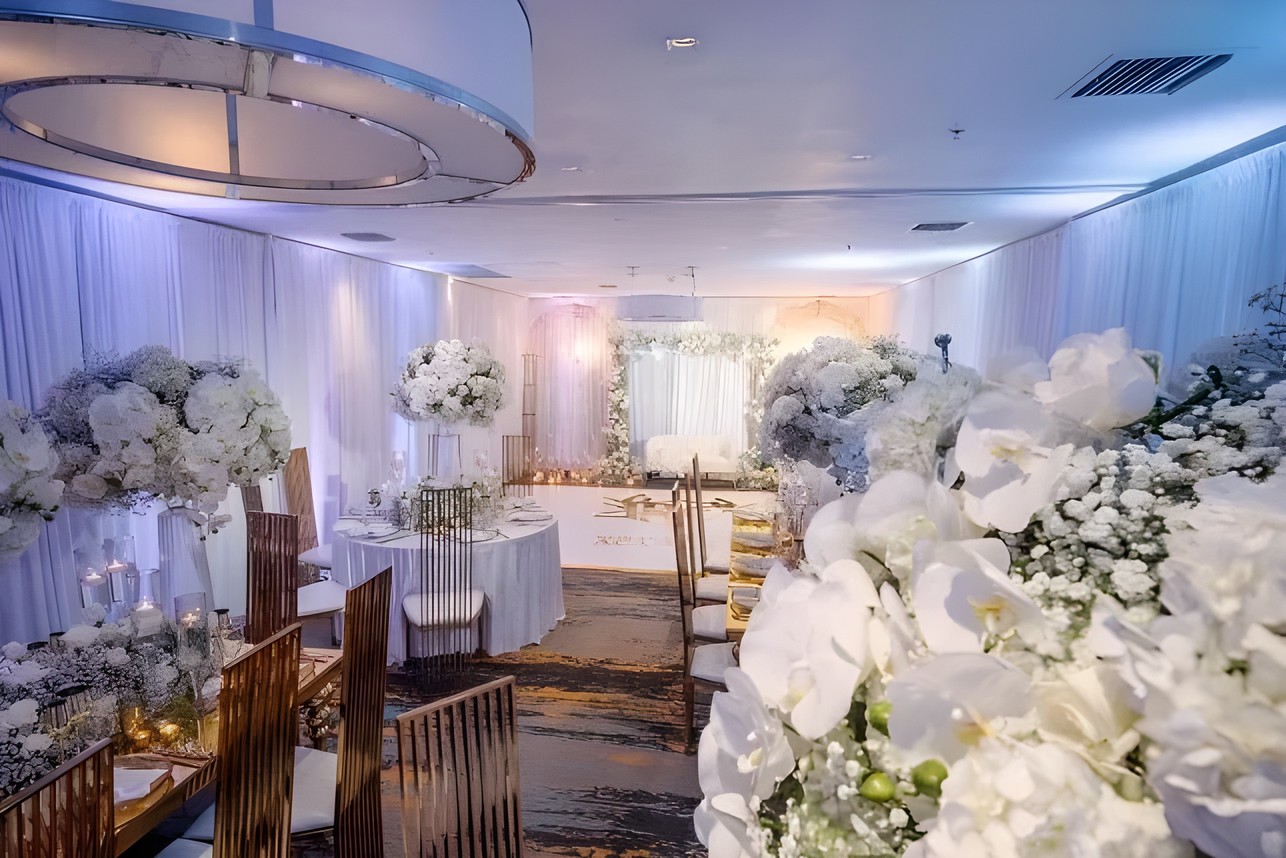 Elegant banquet styling by Sharp Designs